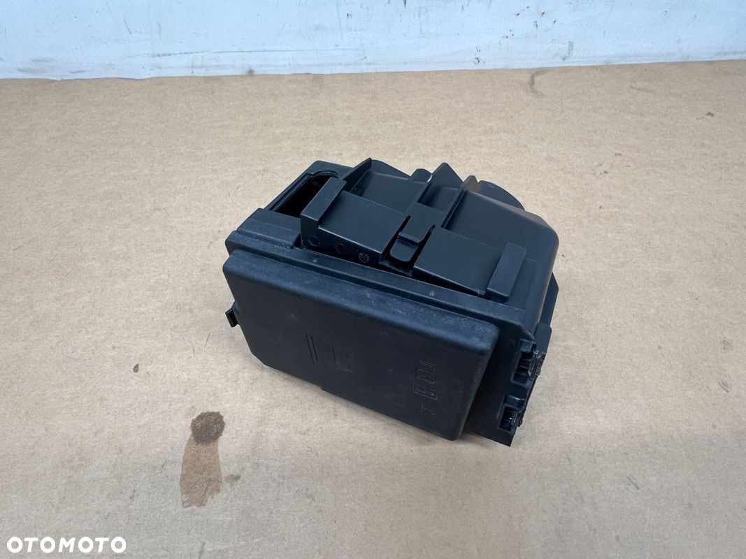 Audi A1 8X 1.0 TSI obudowa skrzynka bezpieczników 6C0907361F 6C0937132C - 2