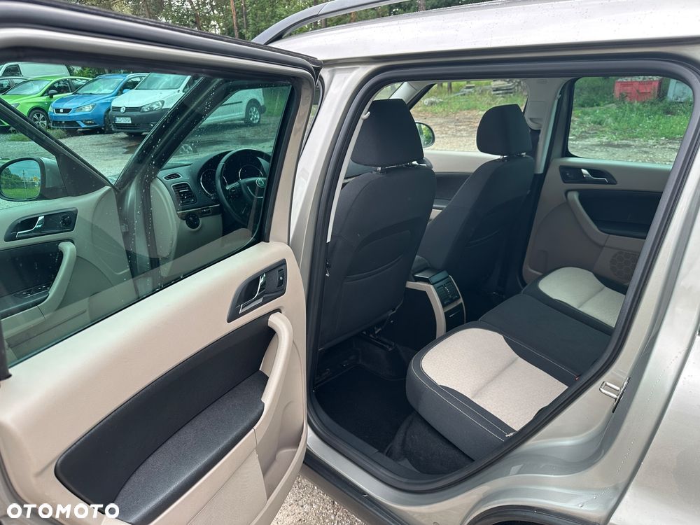 Skoda Yeti 2.0 TDI DSG 4x4 Elegance - 28