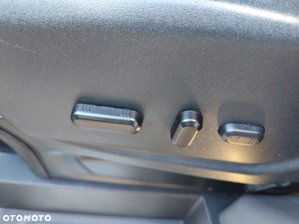 Ford Tourneo Custom - 11