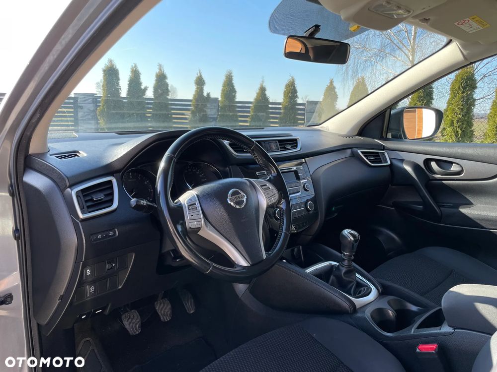 Nissan Qashqai 1.2 DIG-T N-Vision - 29