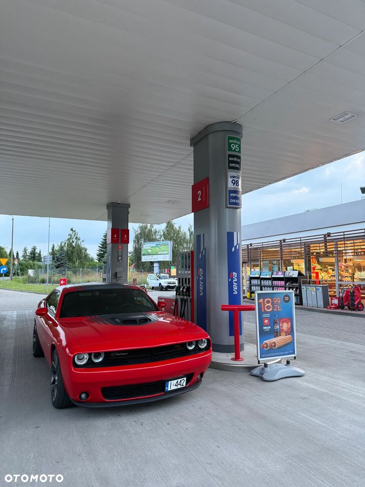 Dodge Challenger - 28