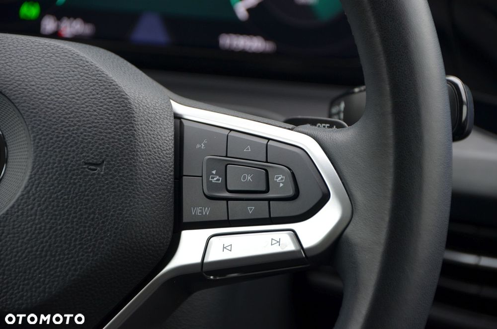 Volkswagen Golf 1.5 eTSI EVO Style DSG - 25