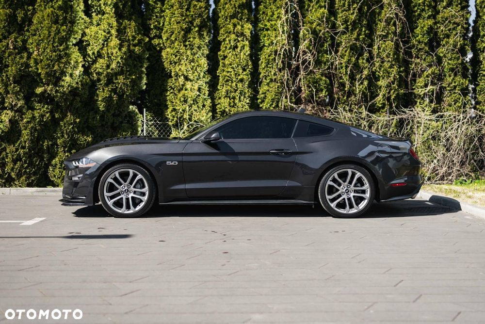Ford Mustang - 8