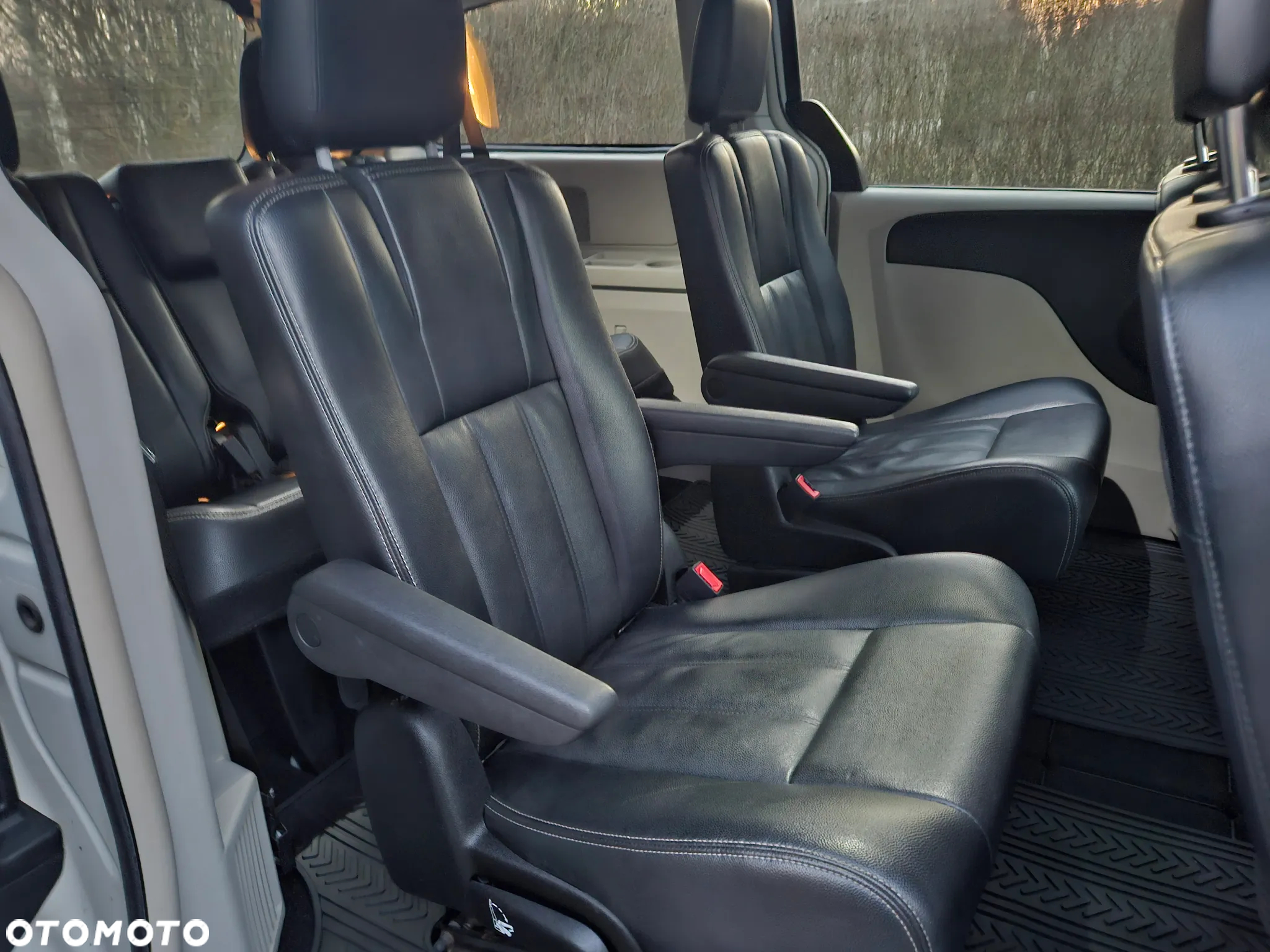 Chrysler Town & Country 3.6 Touring - 12