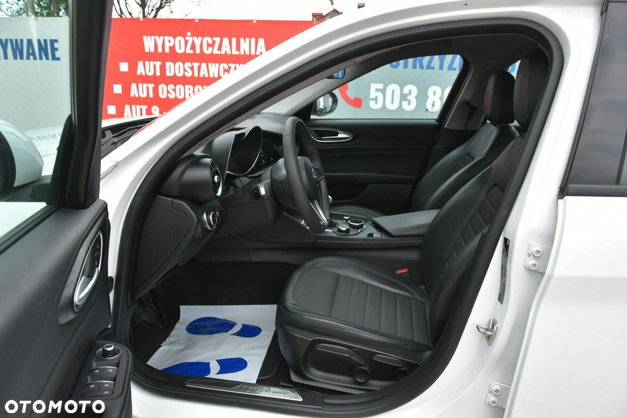 Alfa Romeo Giulia 2.2 Diesel - 17