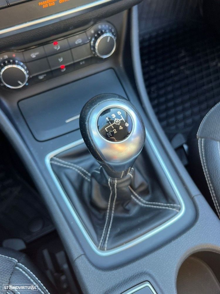 Mercedes-Benz CLA 200 d Shooting Brake - 25