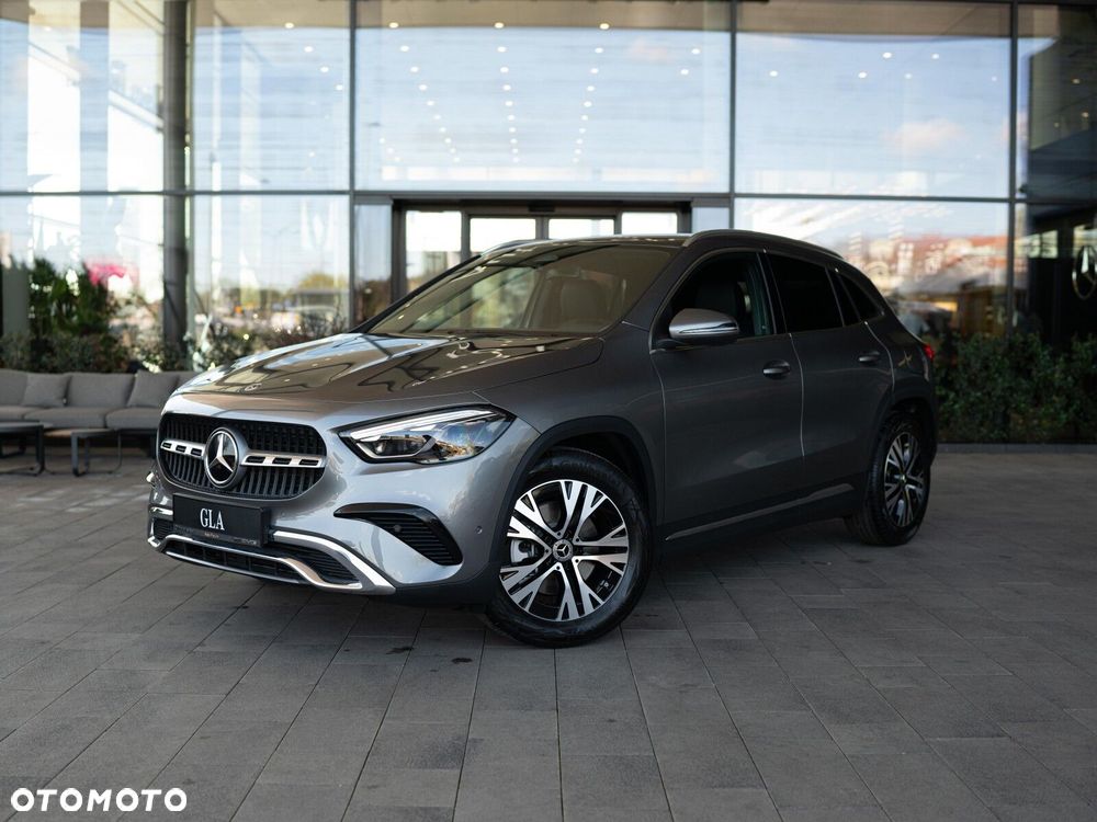 Mercedes-Benz GLA - 1