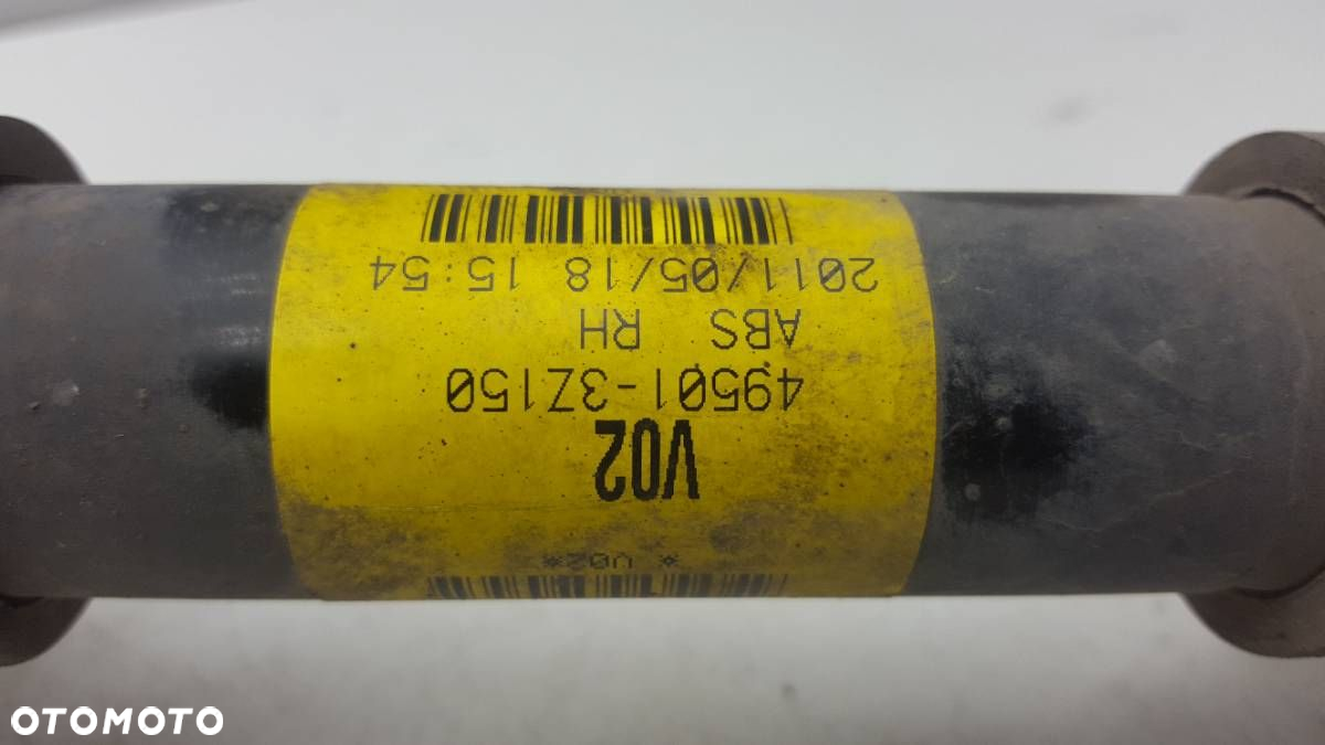 PÓŁOŚ PRAWA 49501-3Z150 HYUNDAI I40 2011 2.0 B - 2