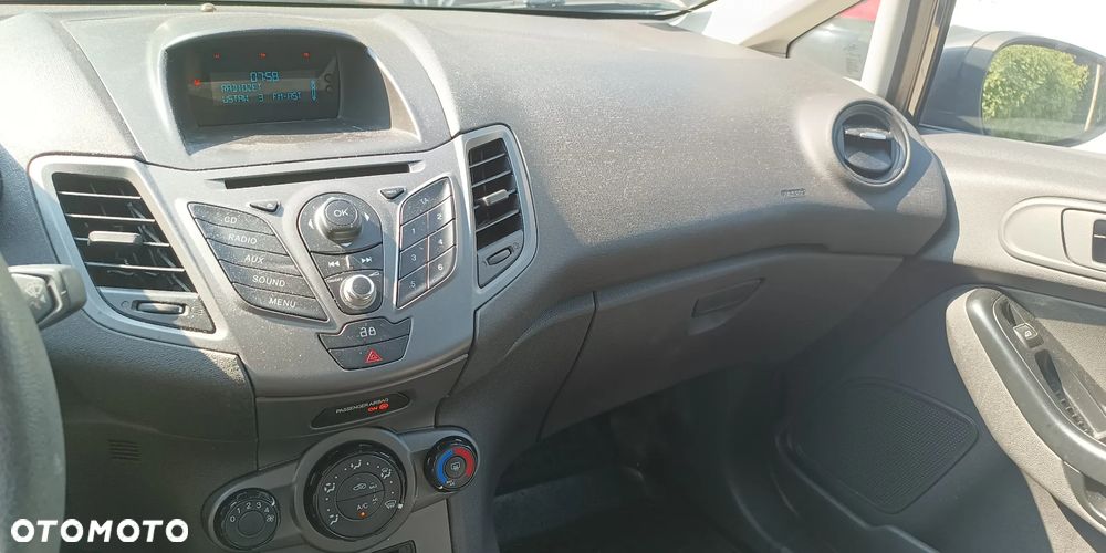 Ford Fiesta 1.5 TDCi Ambiente - 10