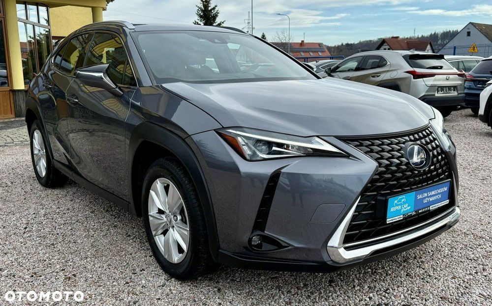 Lexus UX - 3