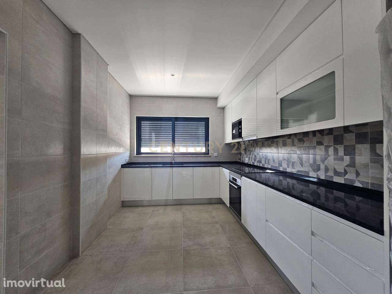 Apartamento T4 Top Floor com garagem em Box para 2 carros em Tavira - Grande imagem: 3/4