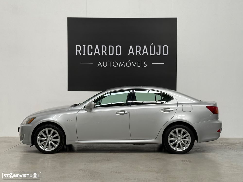 Lexus IS 220 d P.Luxury 4D - 2