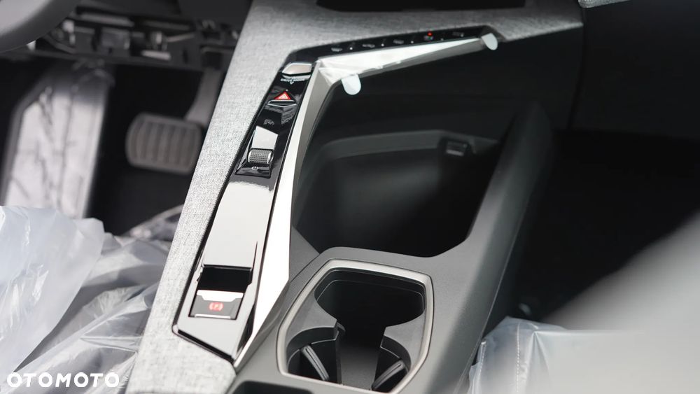 Peugeot 3008 1.2 PureTech mHEV Allure e-DCS6 - 17