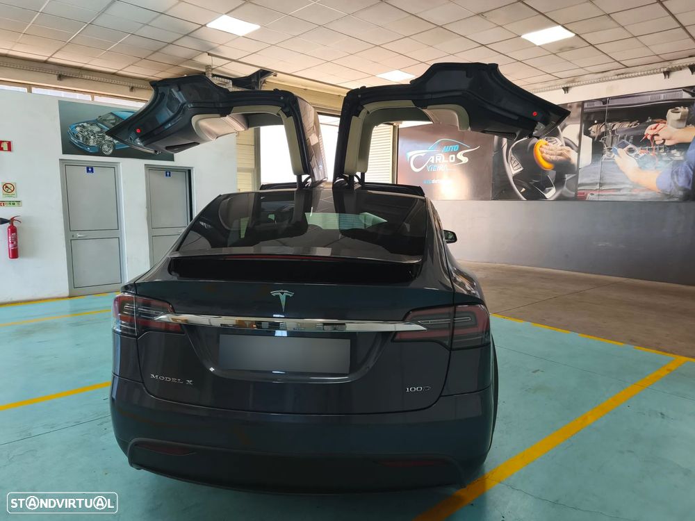 Tesla Model X — fotografia 9