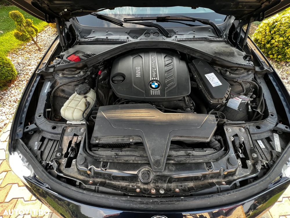 BMW Seria 3 320d DPF Touring - 33