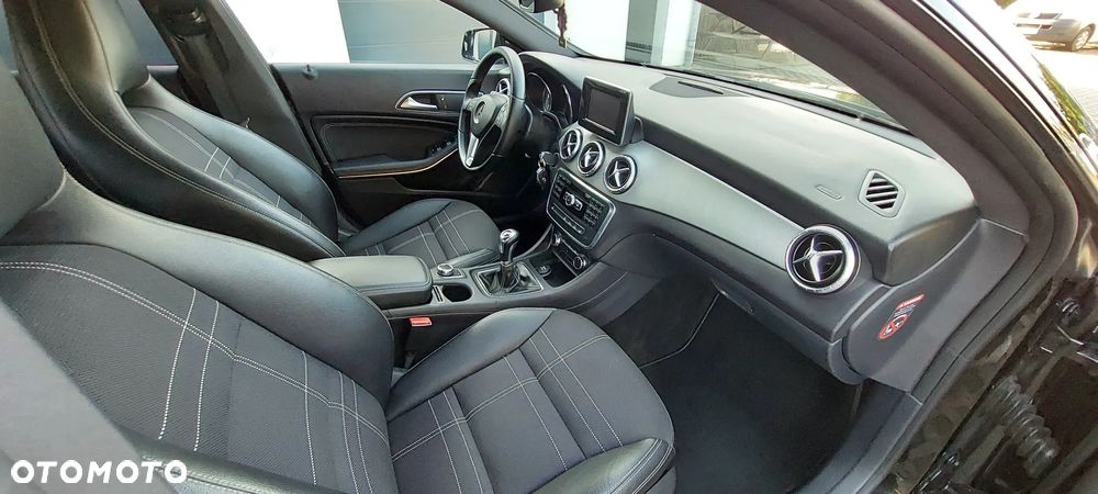 Mercedes-Benz CLA - 10