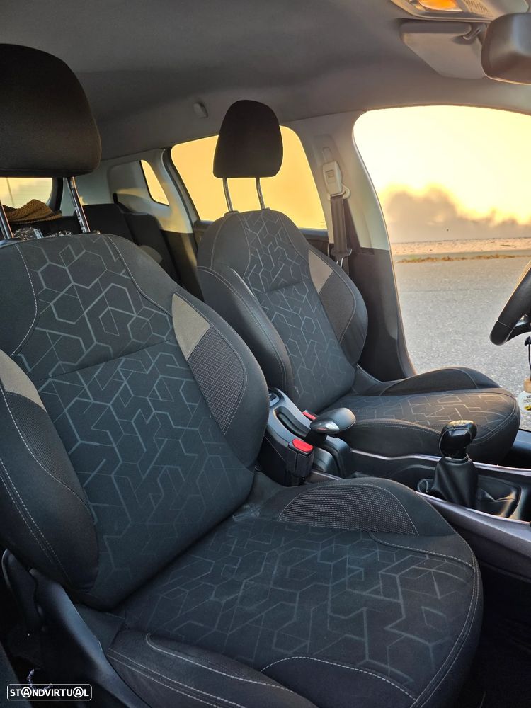 Peugeot 2008 - 15