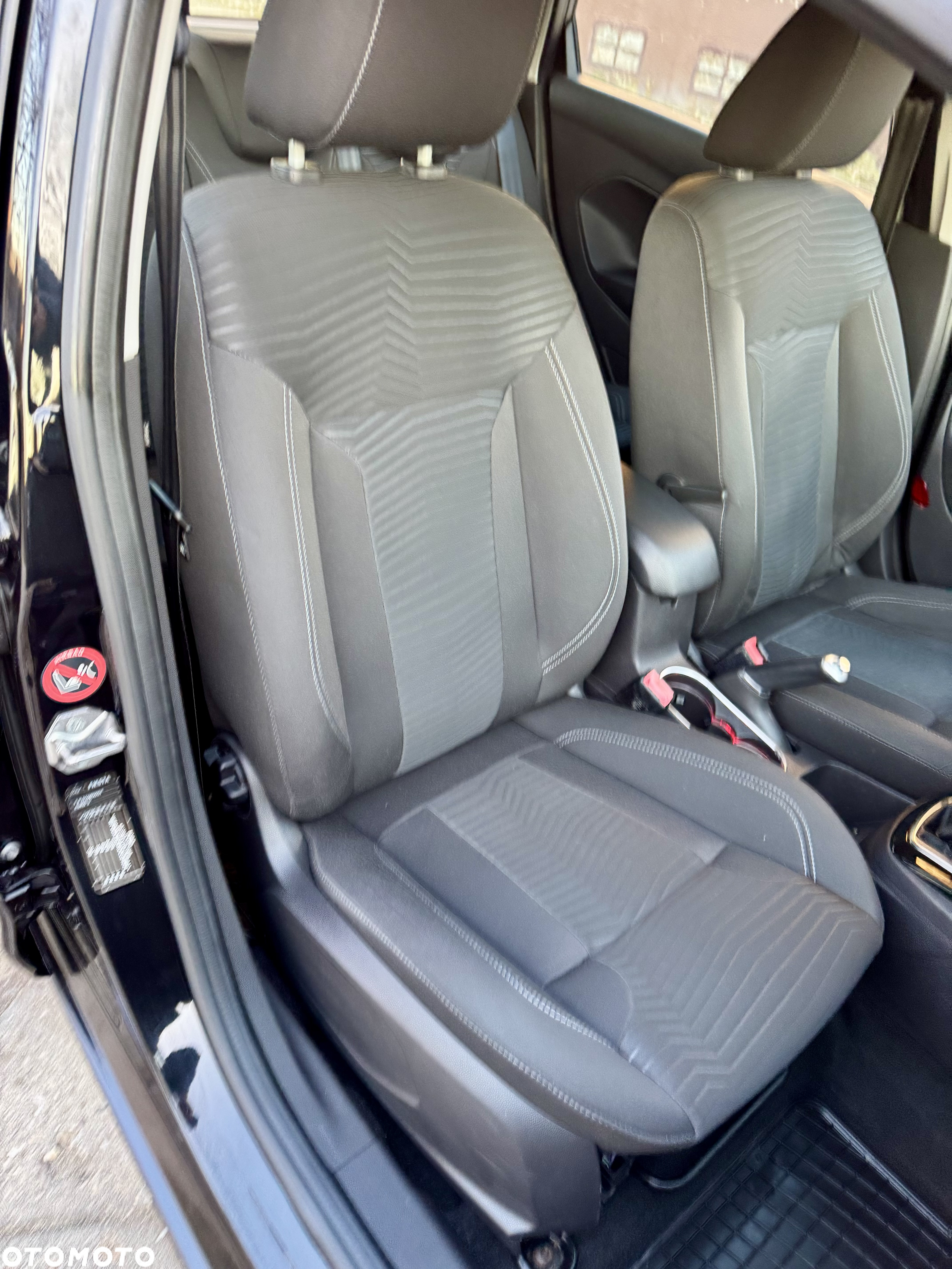 Ford Fiesta 1.0 EcoBoost Start-Stop Titanium - 25