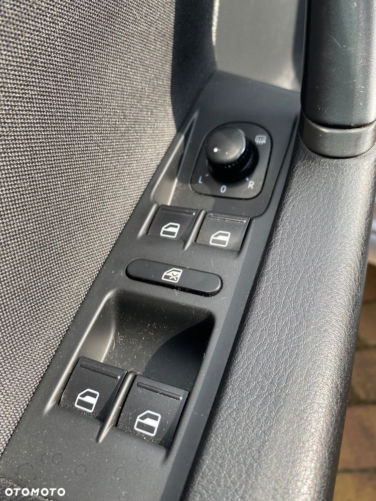 Volkswagen Passat - 33