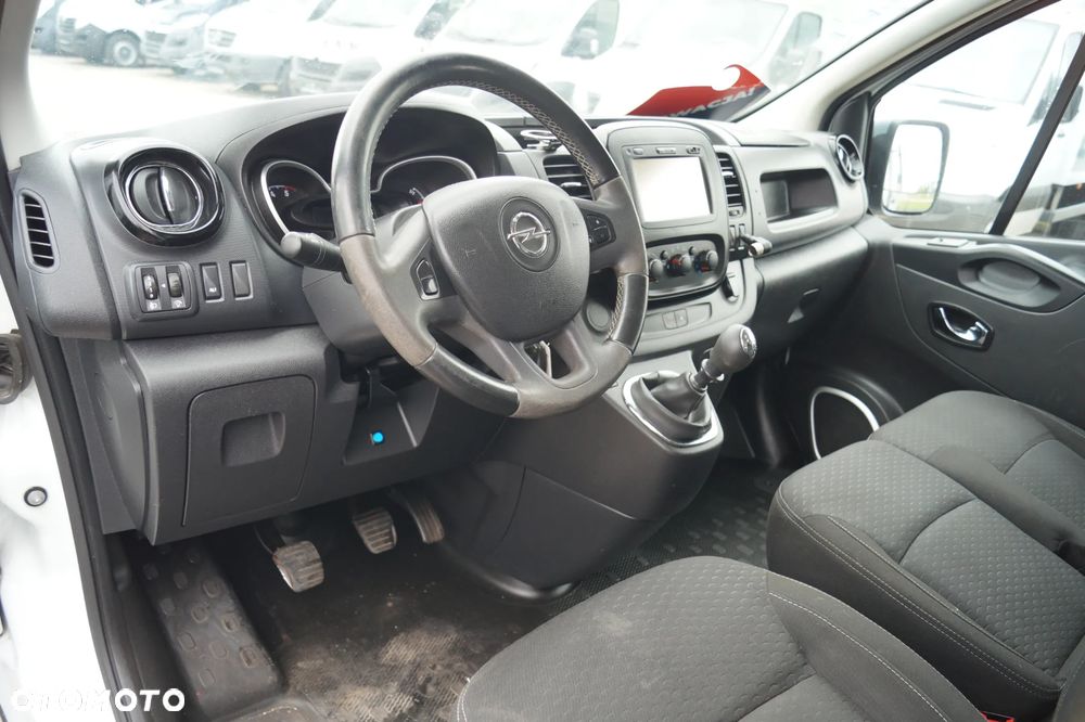 Opel Vivaro - 22