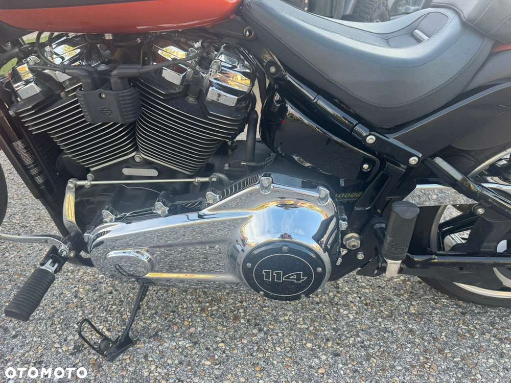 Harley-Davidson Softail Breakout - 19