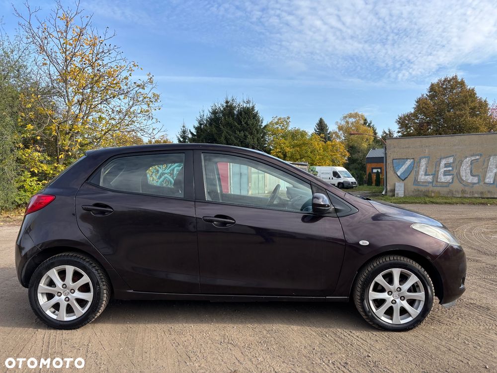 Mazda 2 - 5