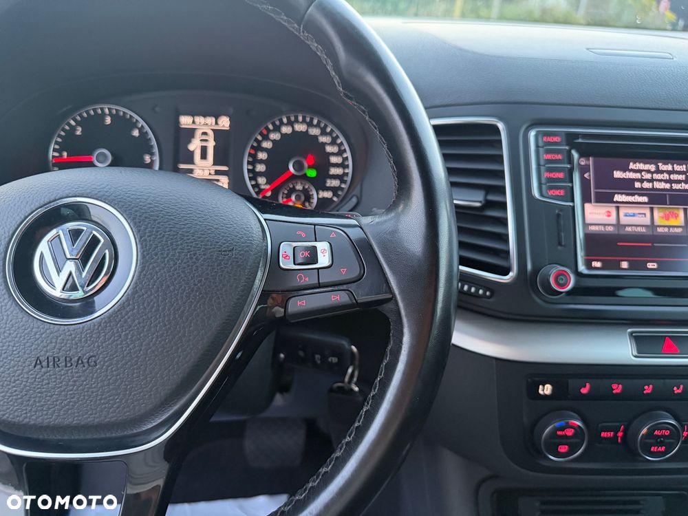Volkswagen Sharan 2.0 TDI DSG (BlueMotion Technology) Highline - 32