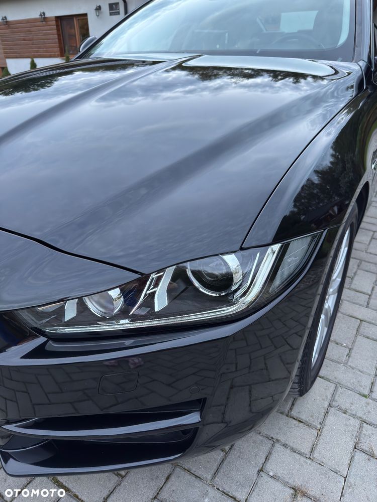 Jaguar XE - 32