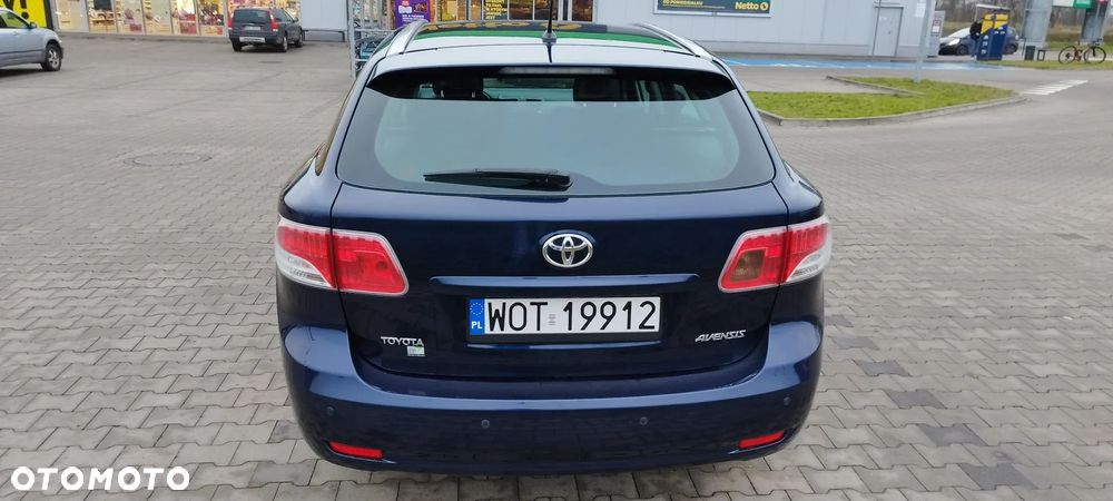 Toyota Avensis 2.0 D-4D 2010 - 5