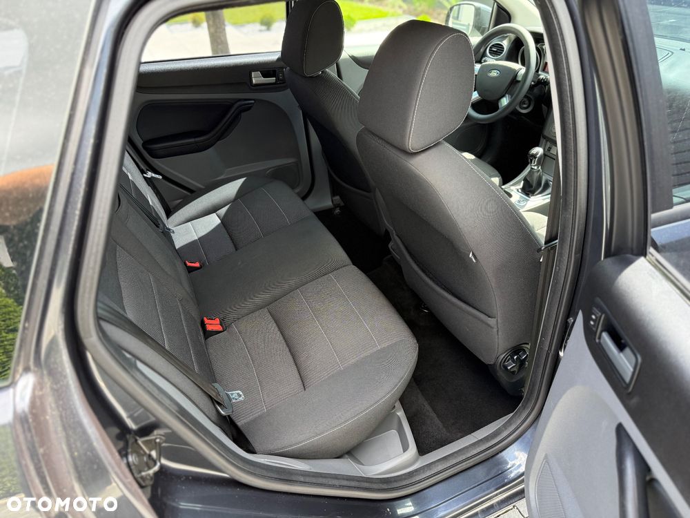 Ford Focus 1.6 Ti-VCT Titanium - 16
