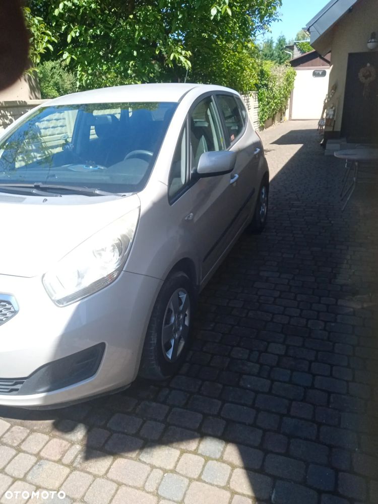 Kia Venga 1.4 CRDi L - 2