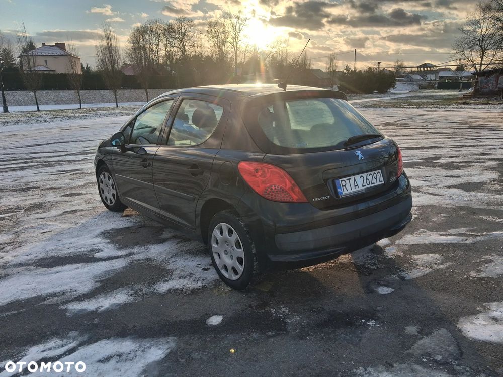 Peugeot 207 1.4 - 7