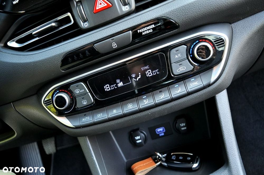 Hyundai i30 1.5 T-GDI 48V Executive - 23