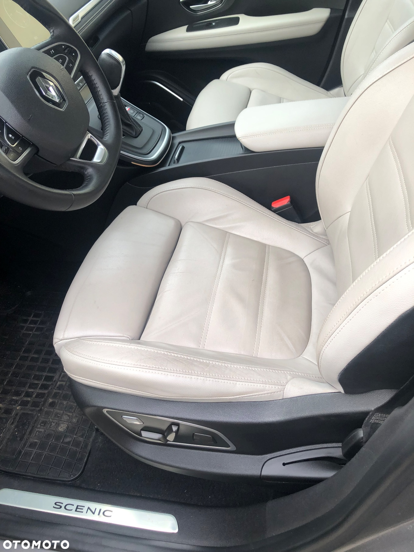 Renault Grand Scenic dCi 110 EDC Bose Edition - 21