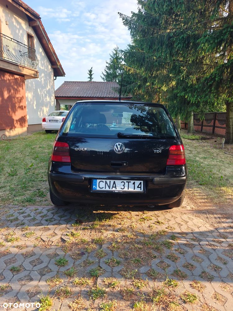 Volkswagen Golf - 6