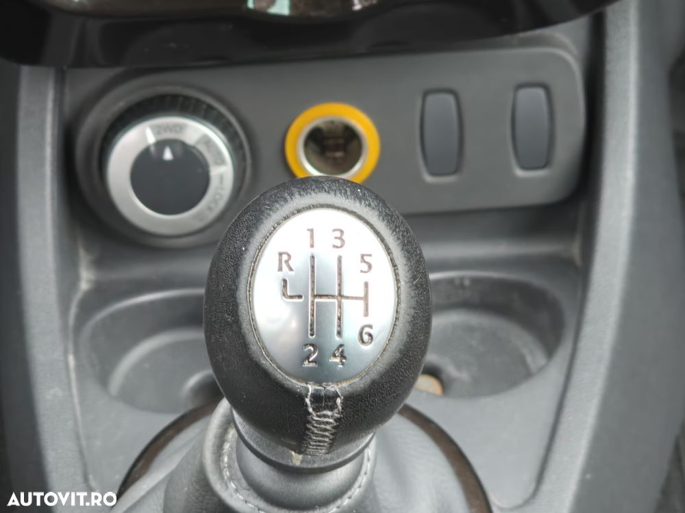Dacia Duster 1.5 dCi 4x4 Prestige - 11
