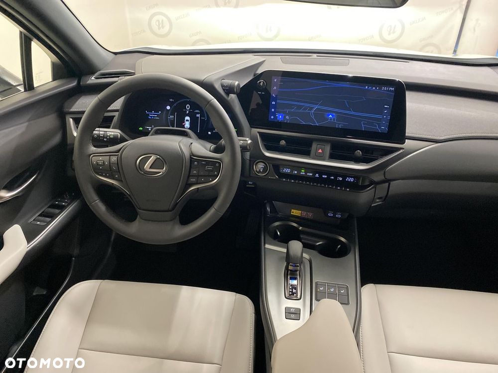 Lexus UX 300h F Sport Design - 3