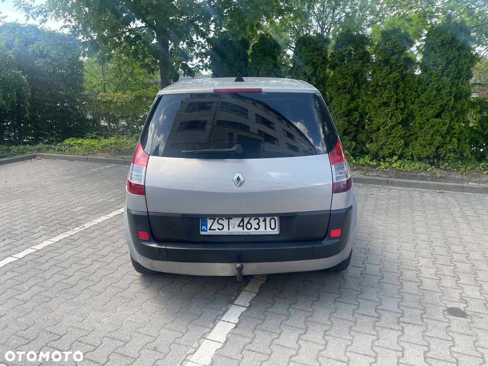 Renault Scenic 1.6 16V Privilege - 10
