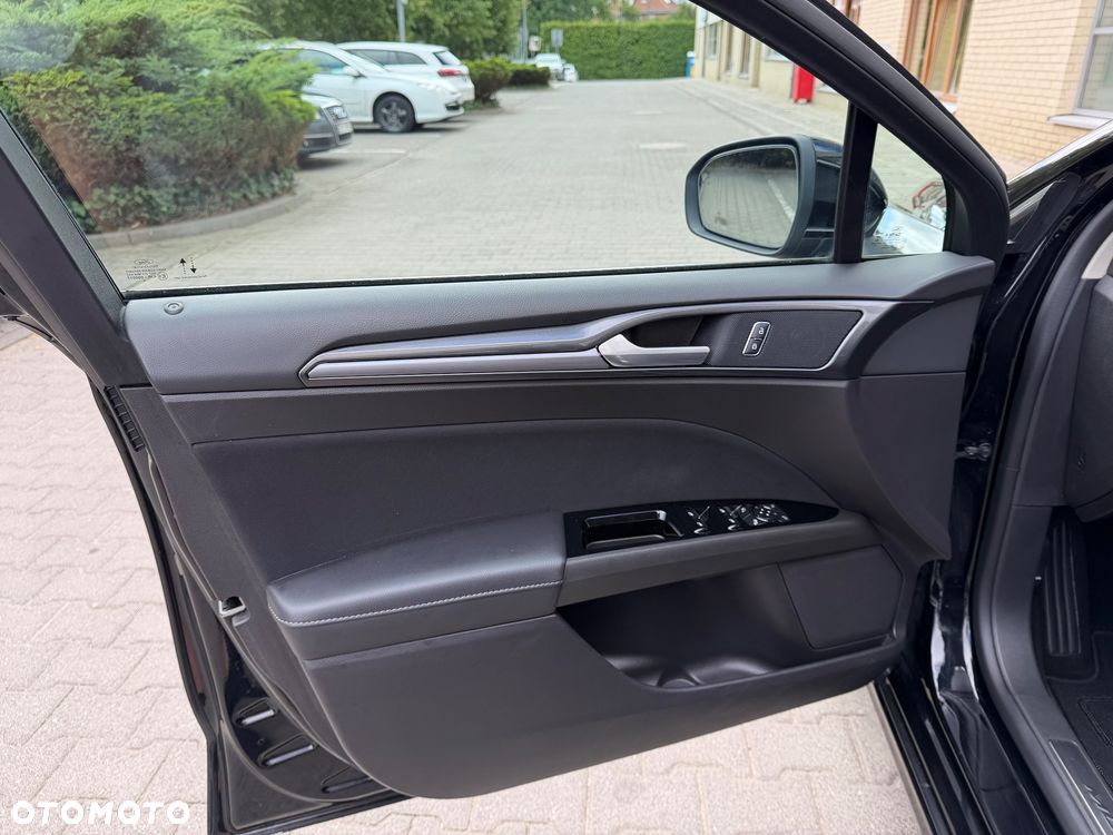 Ford Mondeo - 17