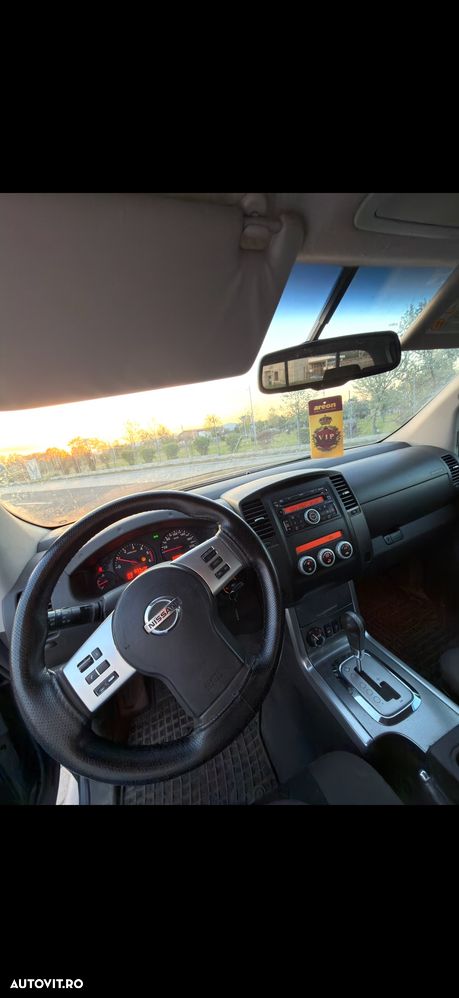 Nissan Navara 2.5 dCi DPF 4X4 Double Cab LE Aut. - 7