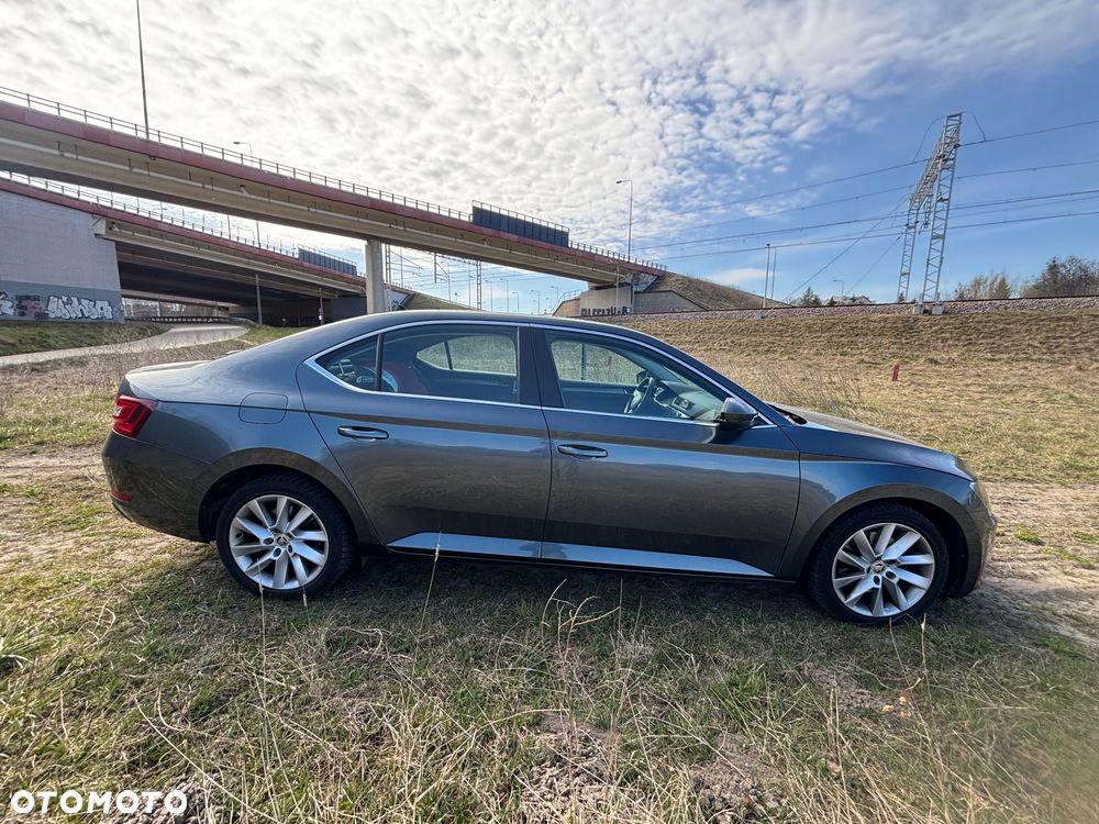 Skoda Superb 2.0 TDI 4x4 Style DSG - 3