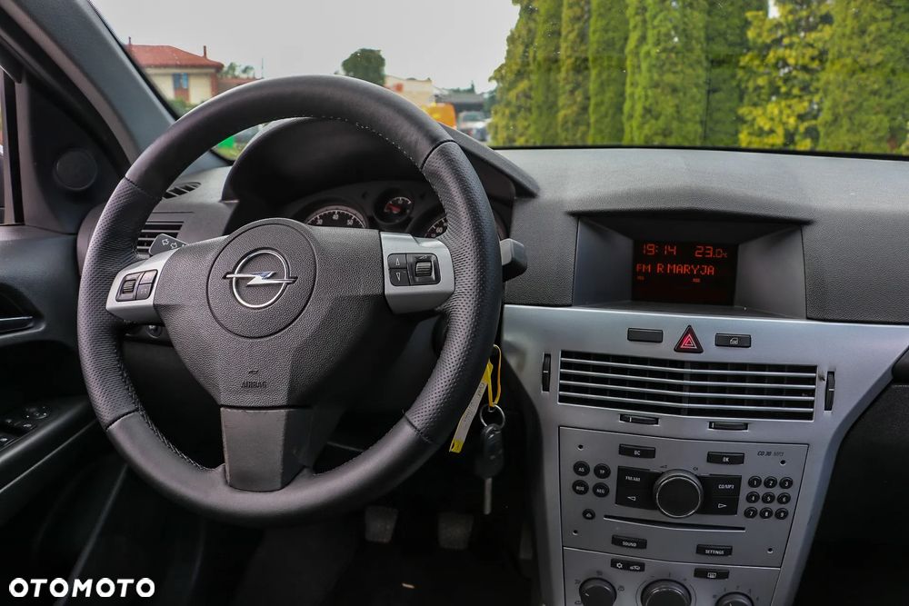 Opel Astra 1.6 Exklusiv - 29