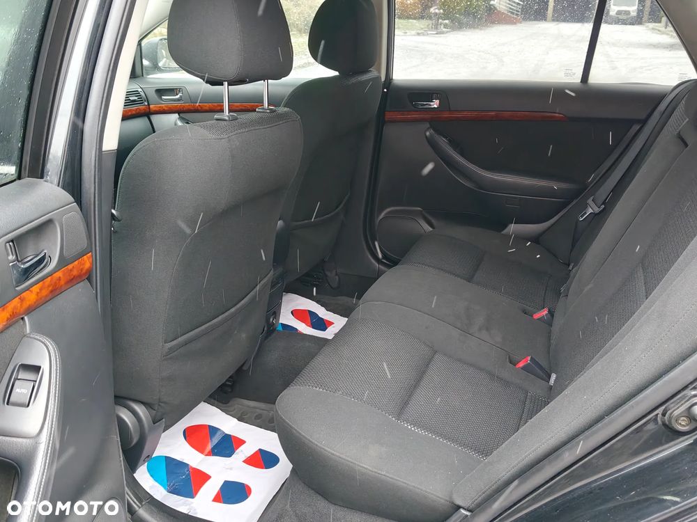 Toyota Avensis 2.0 VVT-i Automatik Executive - 11