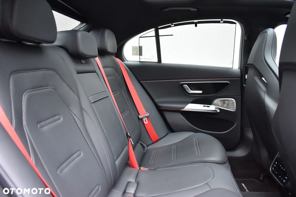 Mercedes-Benz Klasa E AMG 53 4-Matic+ - 24