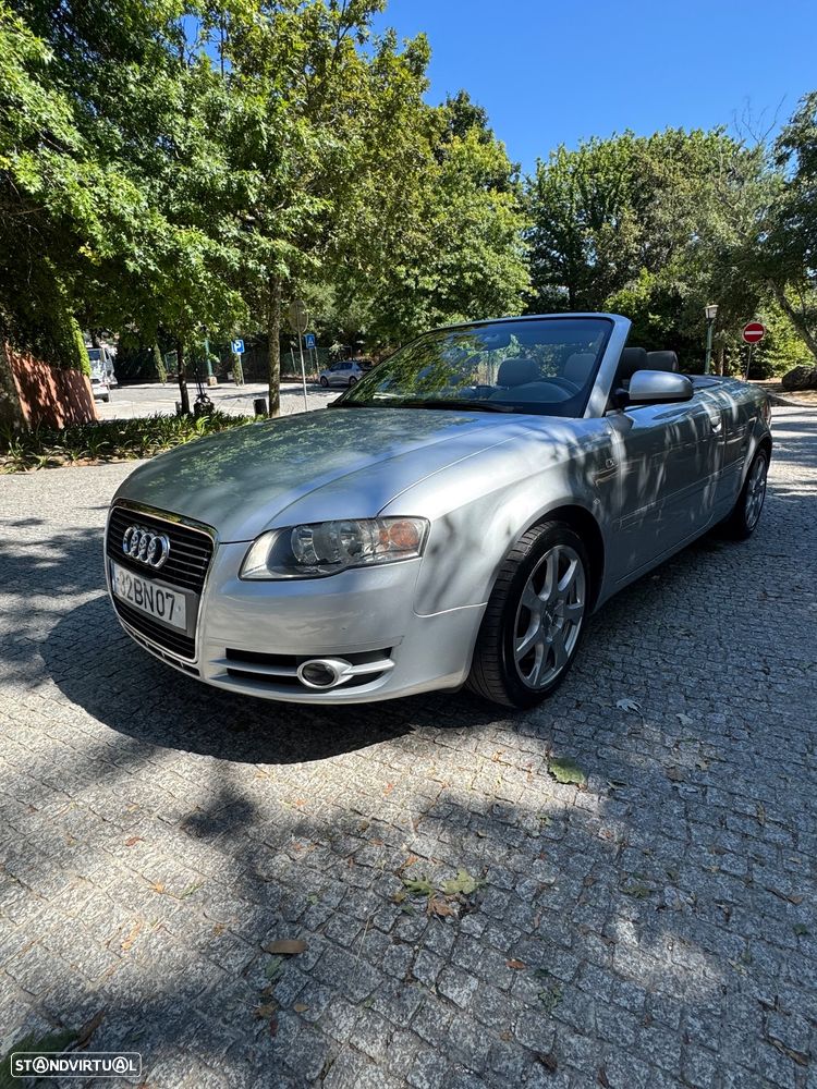 Audi A4 Cabrio 2.0 TDi Exclusive - 9