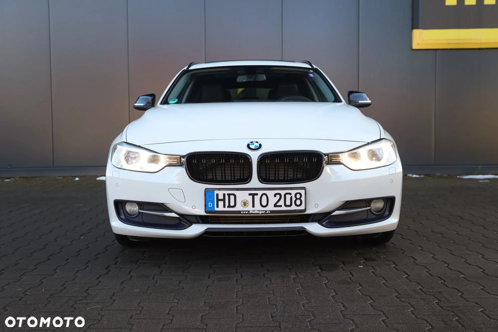 BMW Seria 3 320d Efficient Dynamics Edition Sport Line - 2