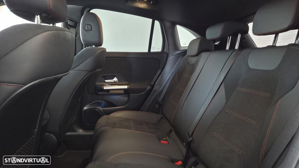 Mercedes-Benz GLA 180 d AMG Line - 10