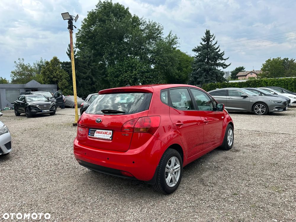 Kia Venga - 10