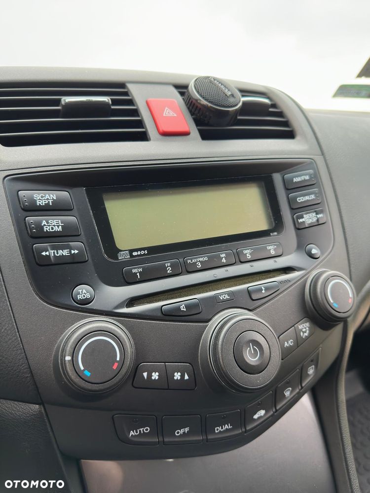 Honda Accord 2.0 Comfort - 22