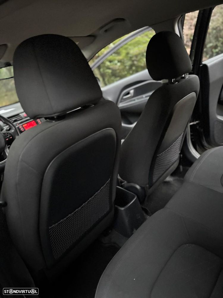 Kia Rio 1.1 CRDi LX ISG - 26